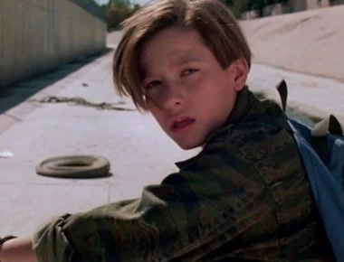 Δείτε πως είναι σήμερα το παιδάκι από το «Terminator 2» - Δεν θα το αναγνωρίζετε (βίντεο)